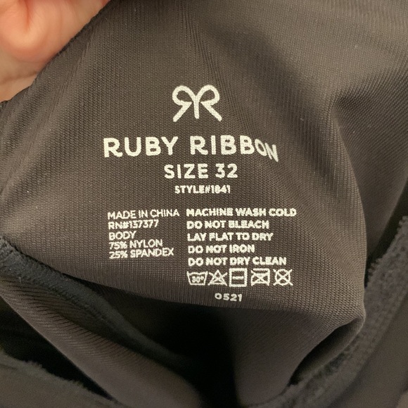 Ruby Ribbon🎀🖤 - Picture 3 of 8